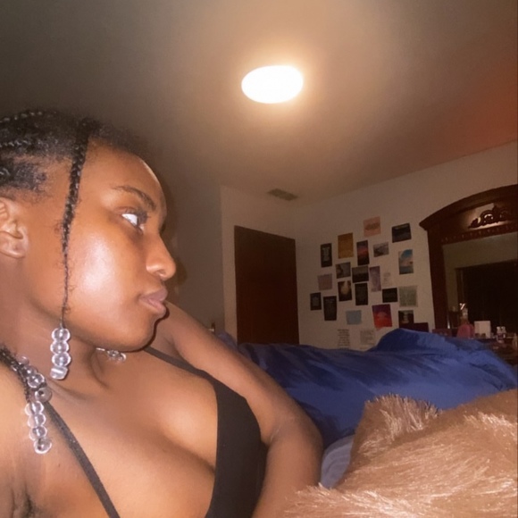 Meet your Posher, Tatum - Picture 1 of 1